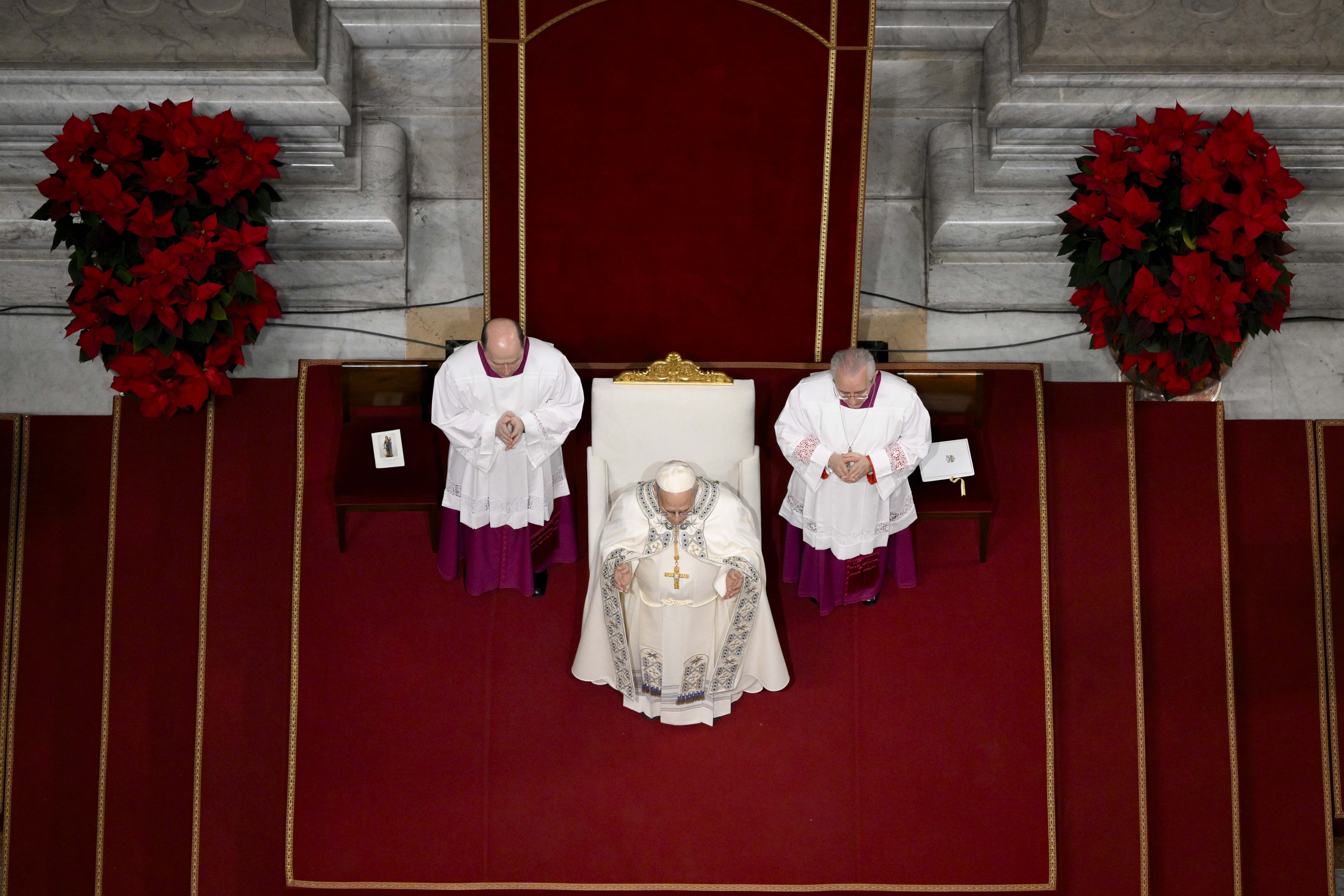 La preghiera dei Primi Vespri della solennità di Maria Santissima Madre di Dio nella Basilica di San Pietro / VATICAN MEDIA