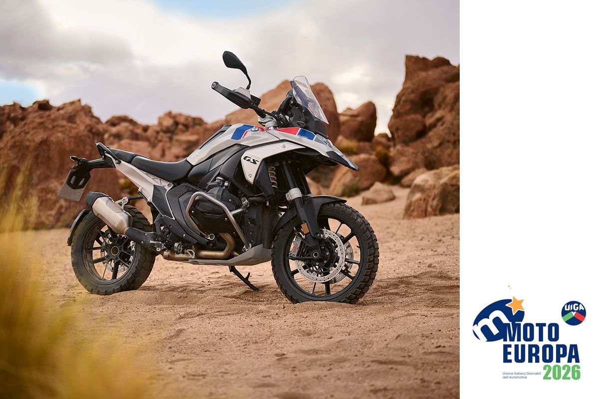 Un'immagine della Bmw R 1300 GS, finalista del Premio Moto Europa