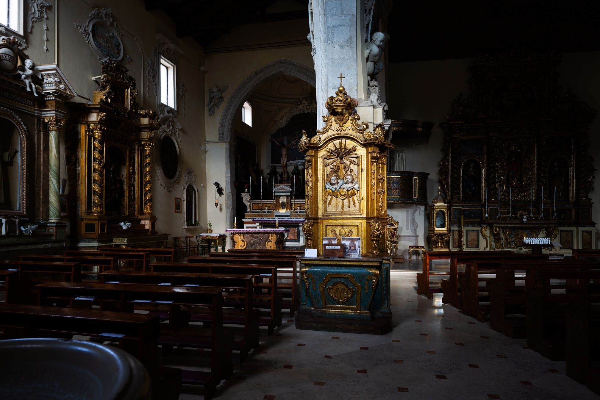 Interni della chiesa di Sant’Emidio, ad Agnone (Is) / Massimiliano Rella
