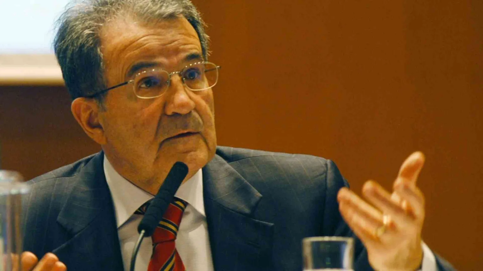Prodi: «Combattere le disuguaglianze»