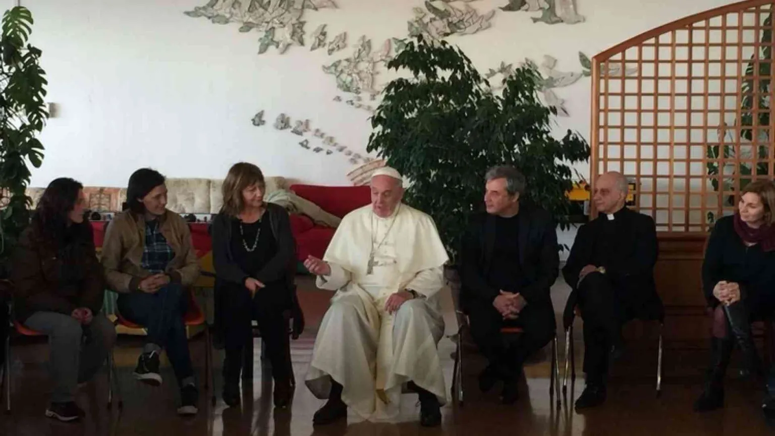 Il Papa a sorpresa dai tossicodipendenti