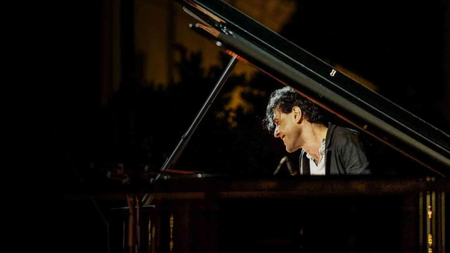 BOSSO, lezioni di musica e di vita