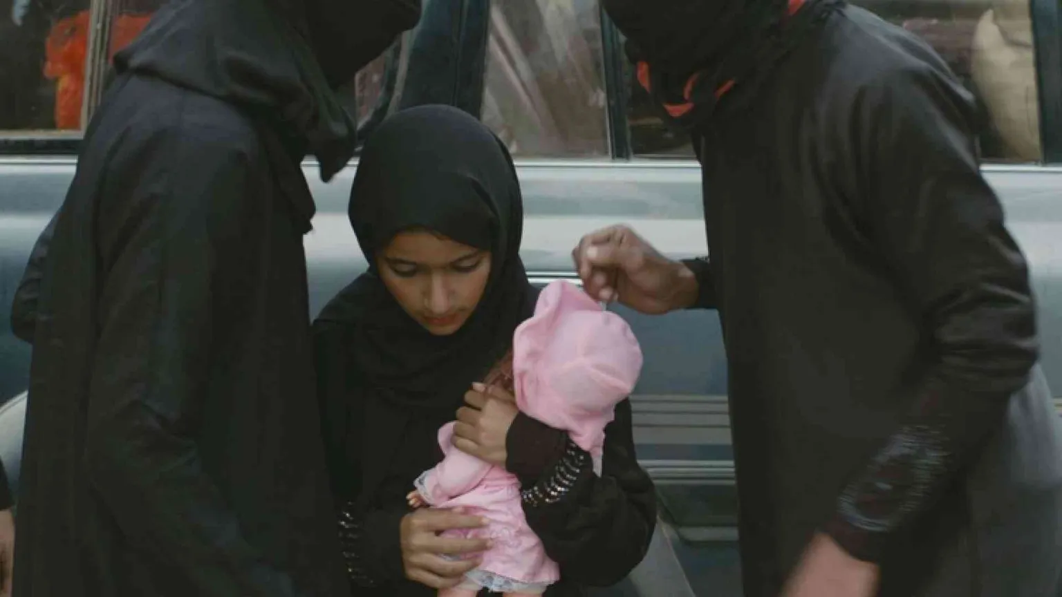 «Io ex sposa bambina e il mio film contro i muri dello Yemen»