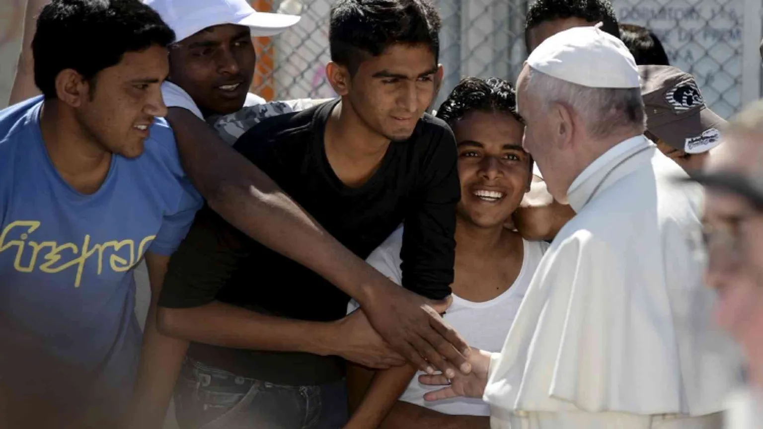 Il Papa: «Porre fine al traffico umano»
