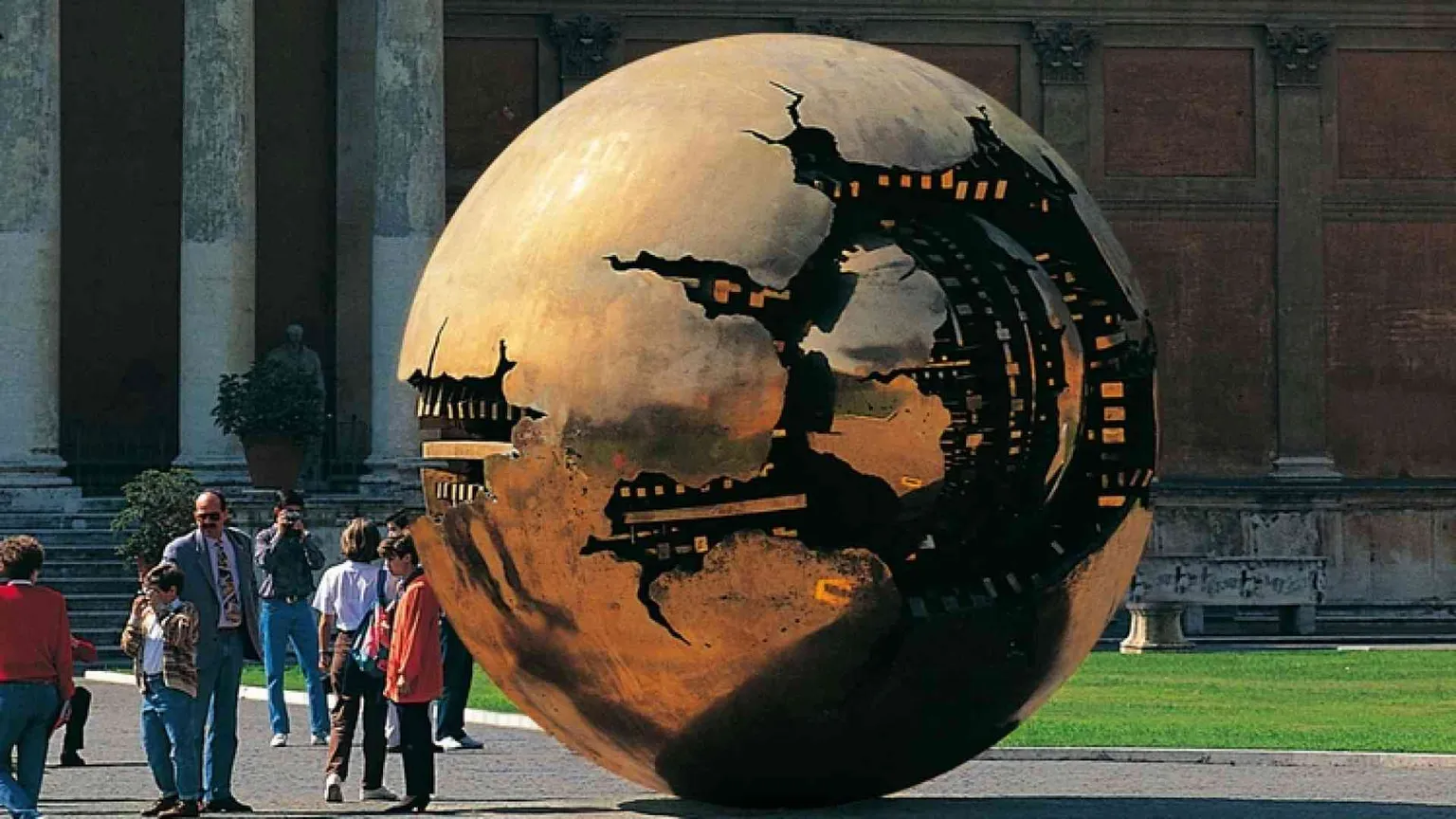POMODORO, l'arte è un labirinto