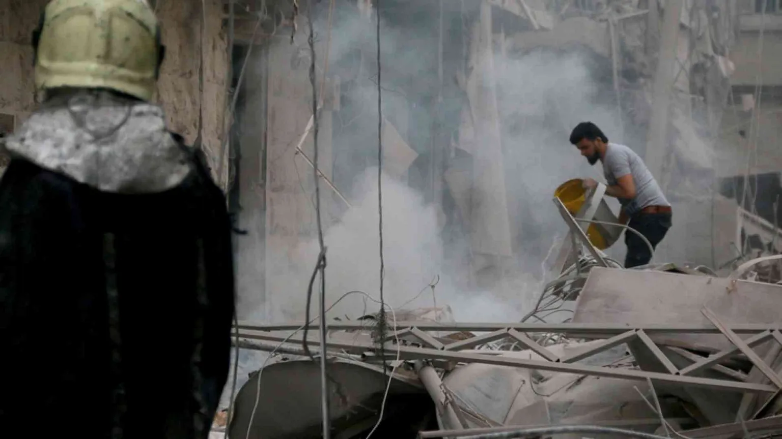 Aleppo, sospesi i bombardamenti
