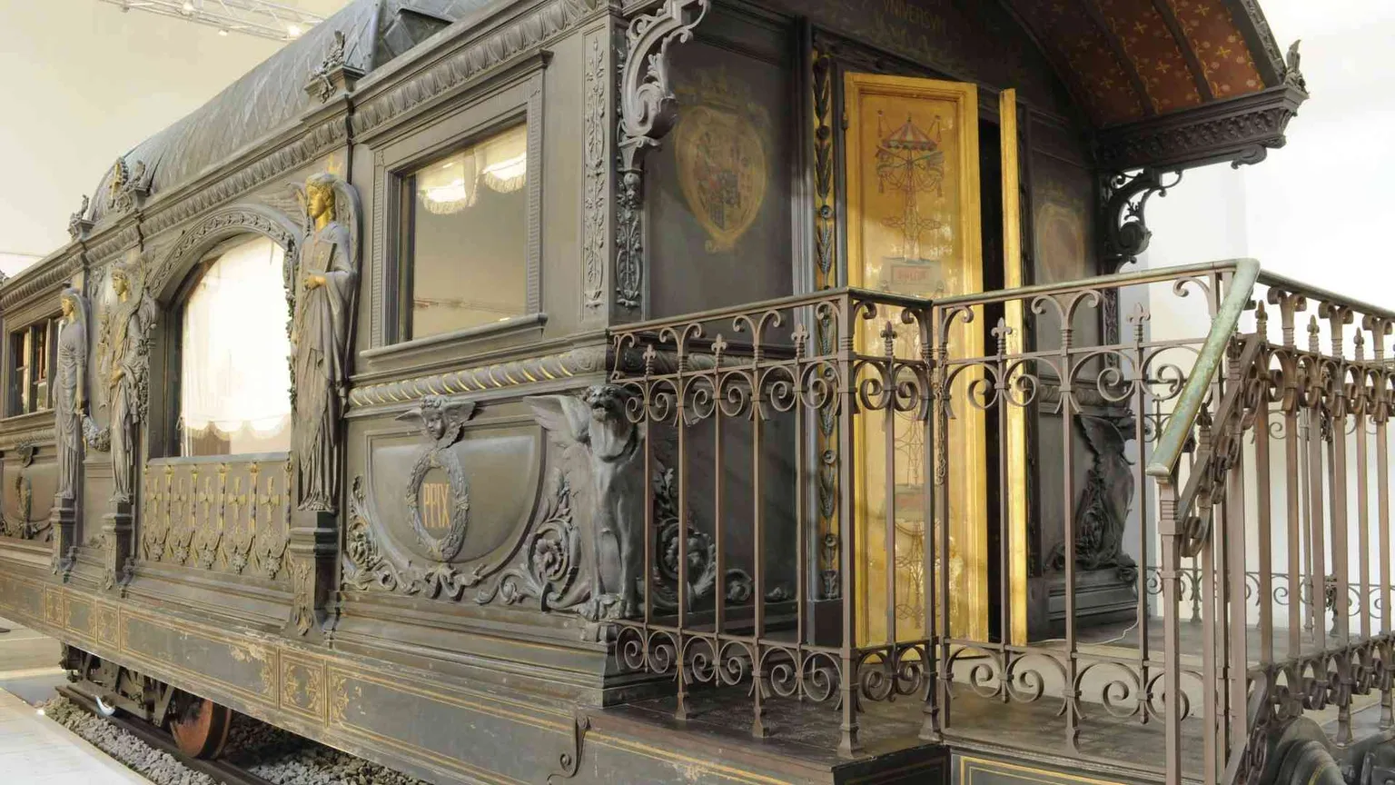 Il treno di Pio IX arriva alla Centrale Montemartini