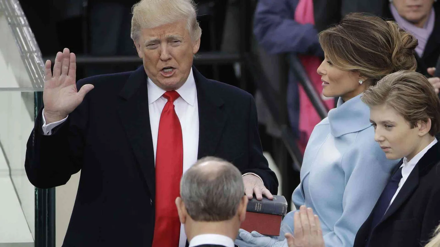 Donald Trump ha giurato, è il 45° presidente. Discorso patriottico
