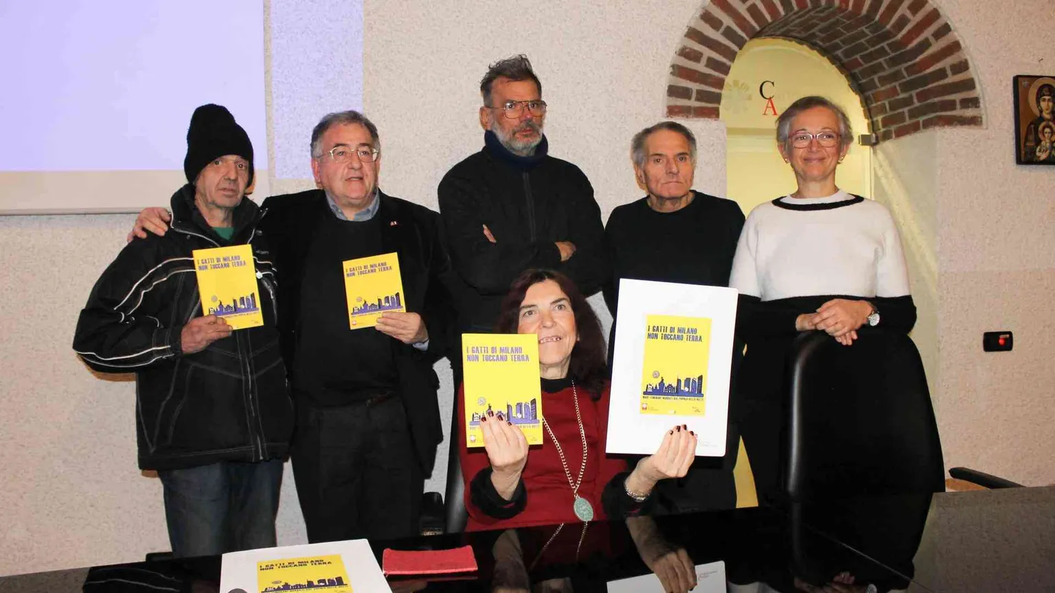 Con i clochard al quartiere che accoglierà il Papa
