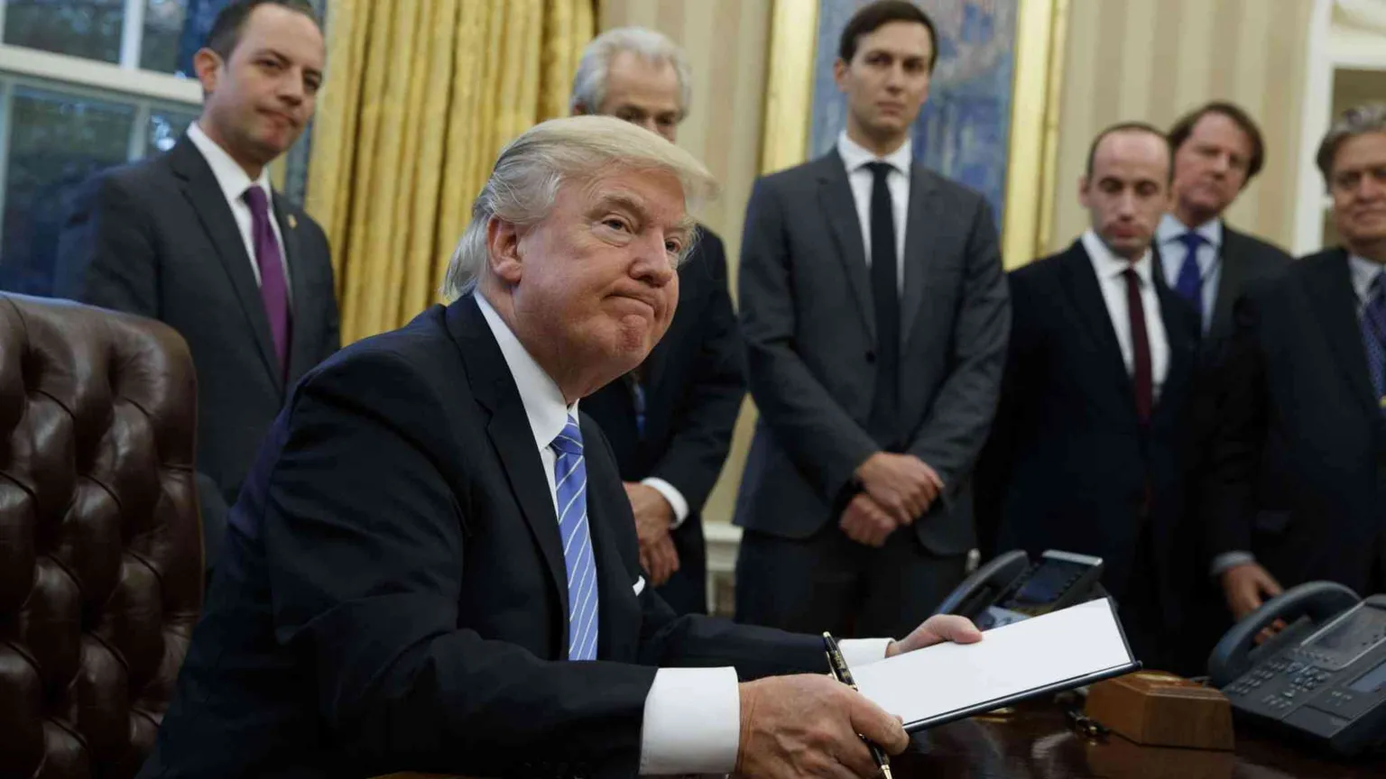 Trump taglia i fondi per l'aborto