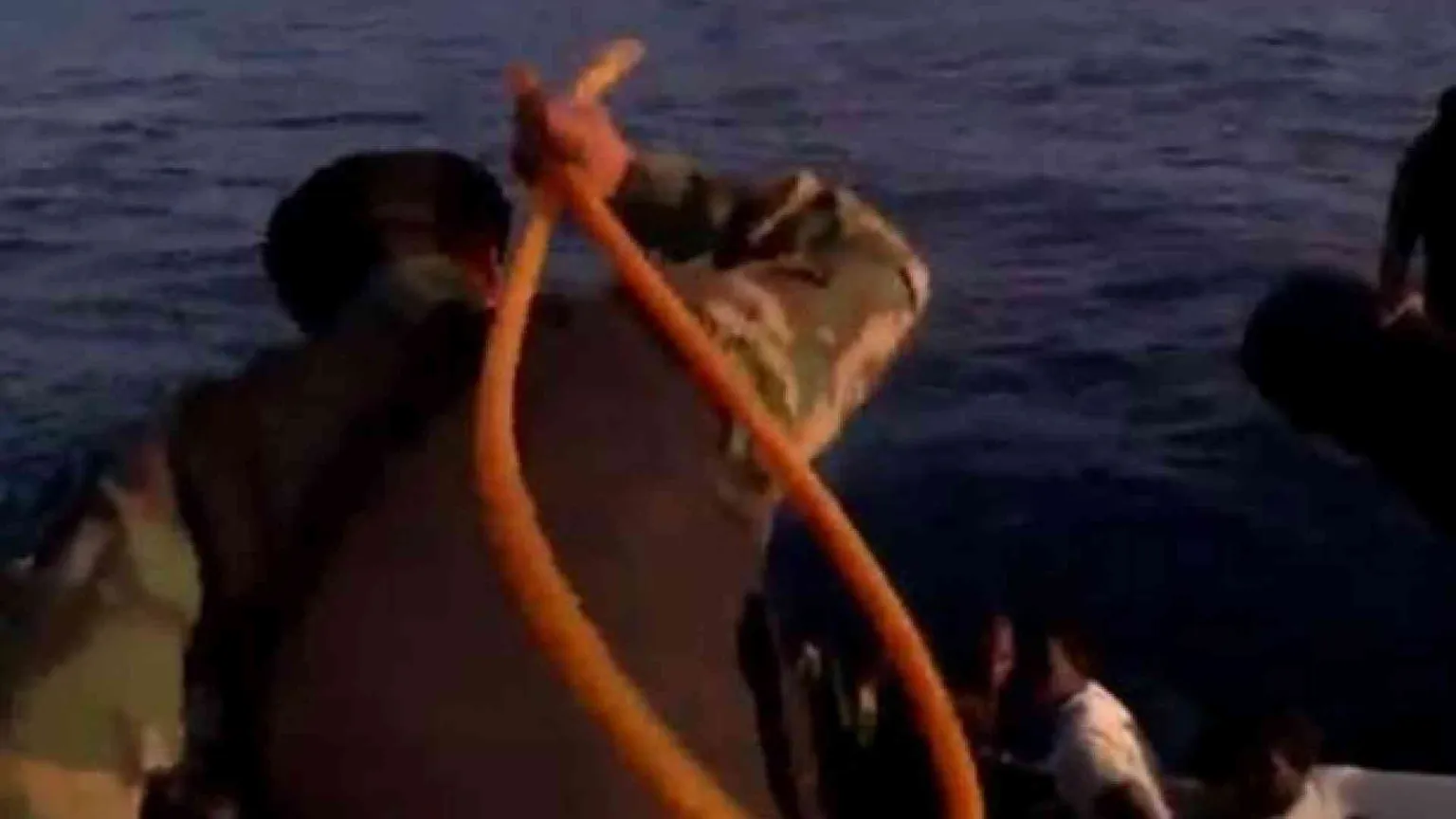 Migranti frustati: Msf svergogna la guardia costiera libica