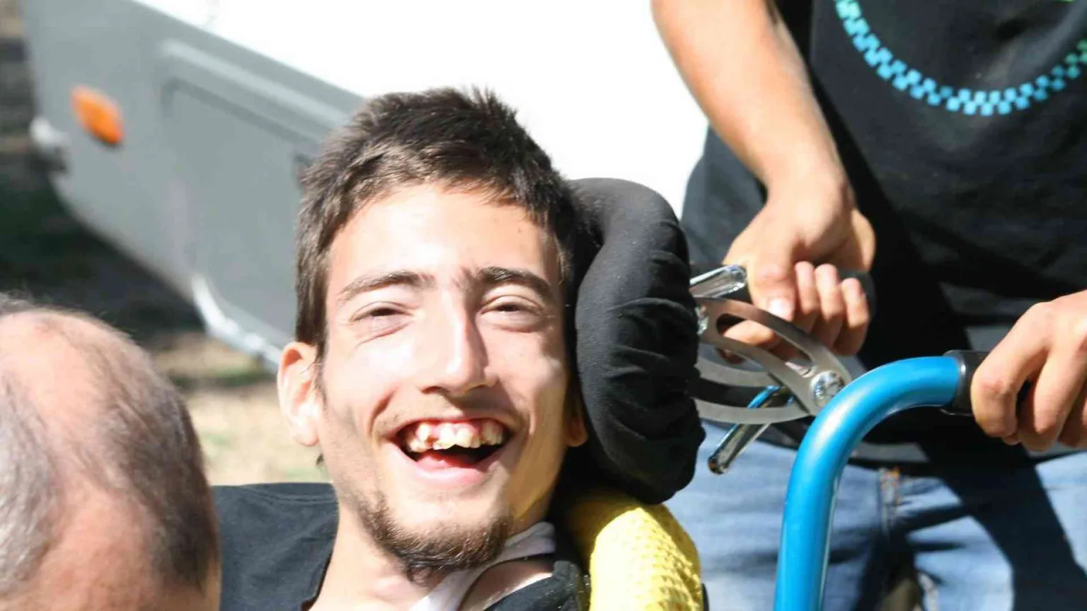 «Dj Fabo, non andare a morire»