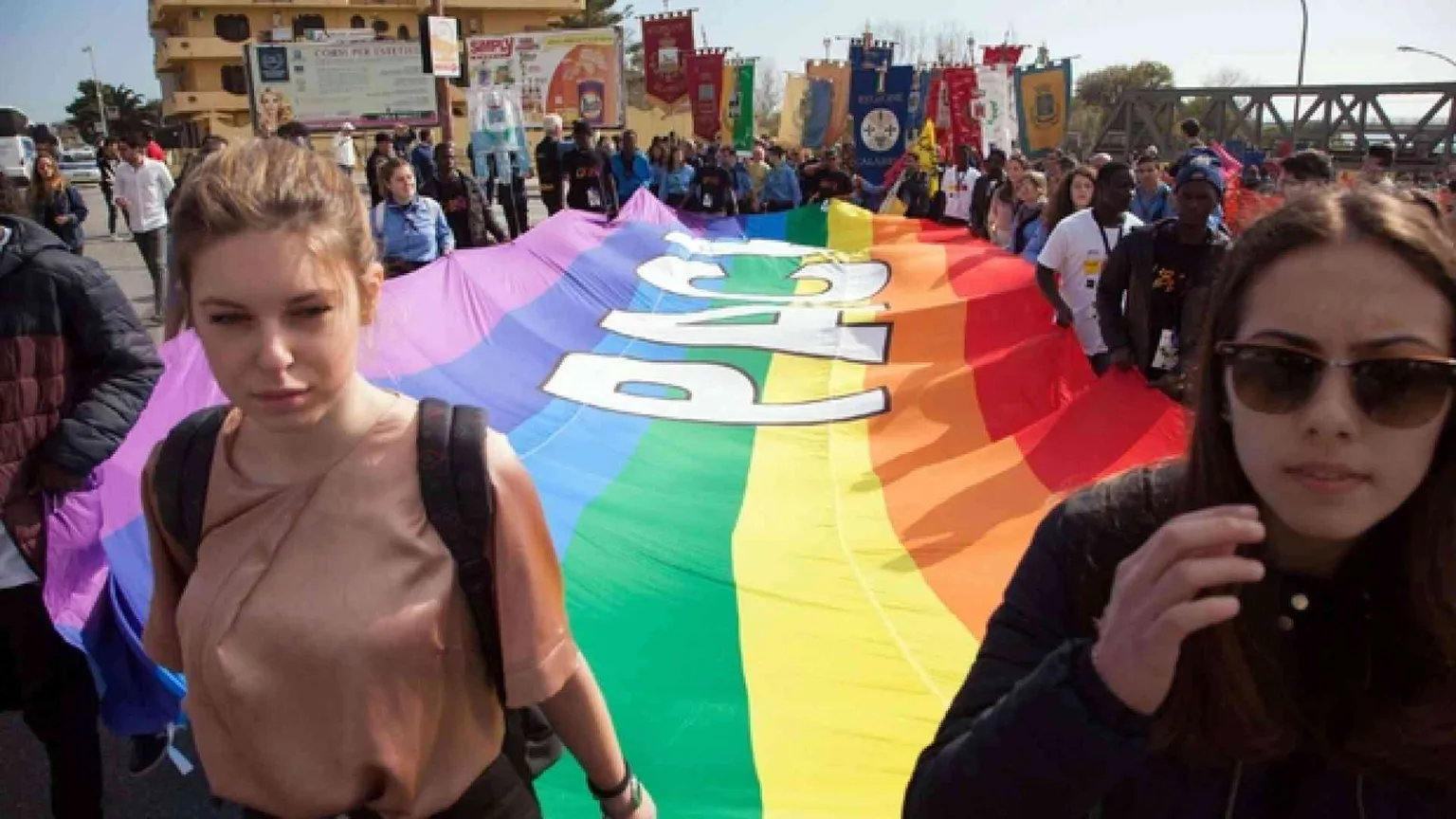 25mila persone in piazza per dire no alla mafia. Ciotti: serve una rivoluzione