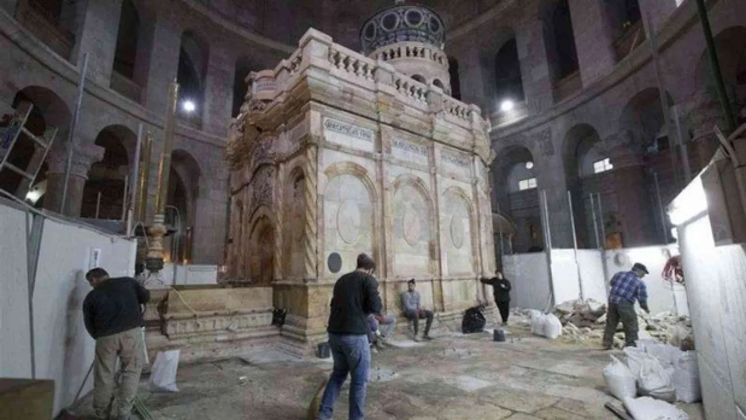 Restaurata l'Edicola del Santo Sepolcro, custodisce la tomba di Gesù