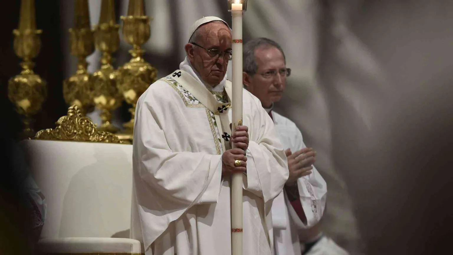 Cristo risorge nei volti di chi ha perso sogni e dignità