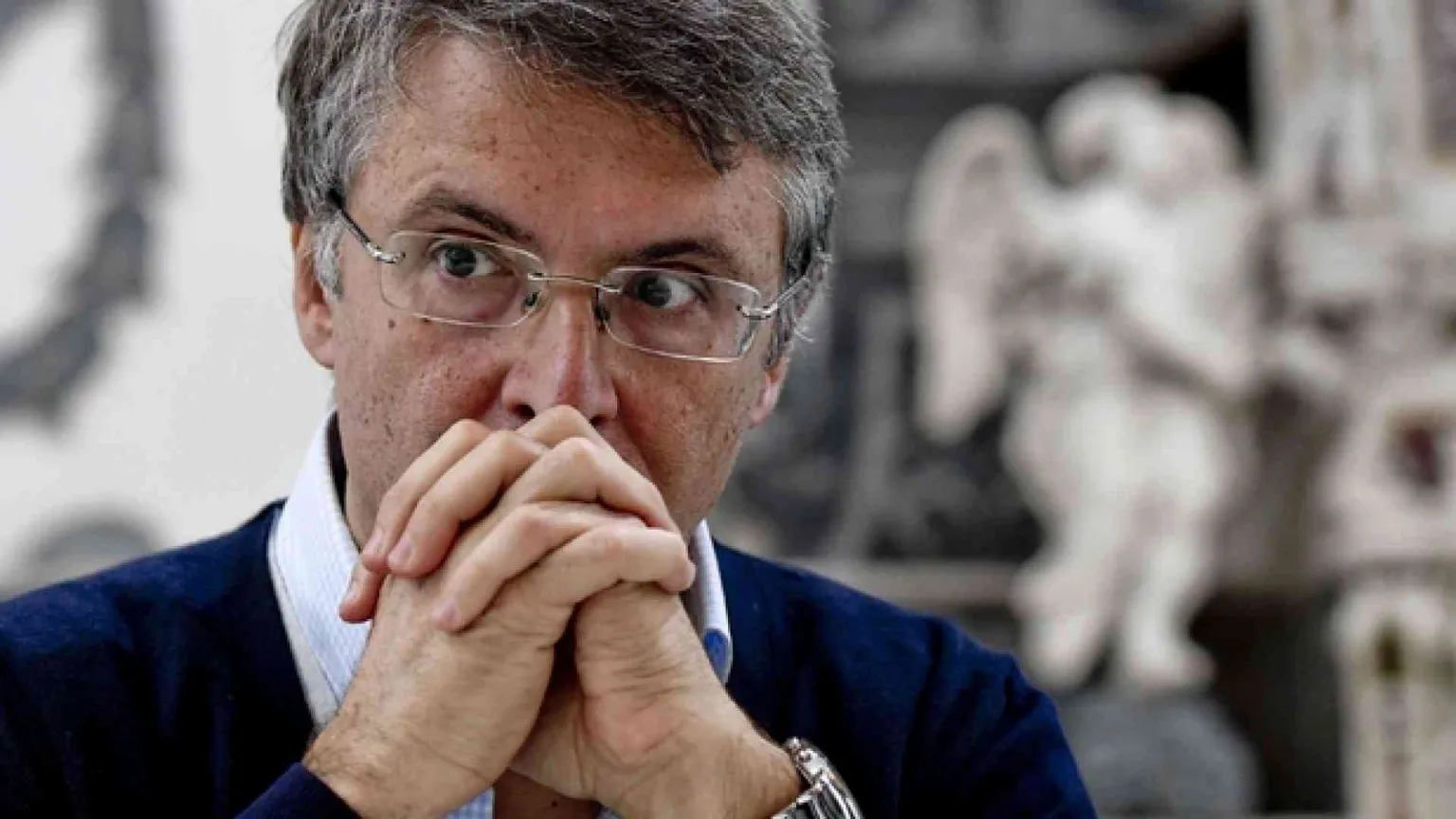 Tagliati i poteri di Cantone. Il governo: rimedieremo