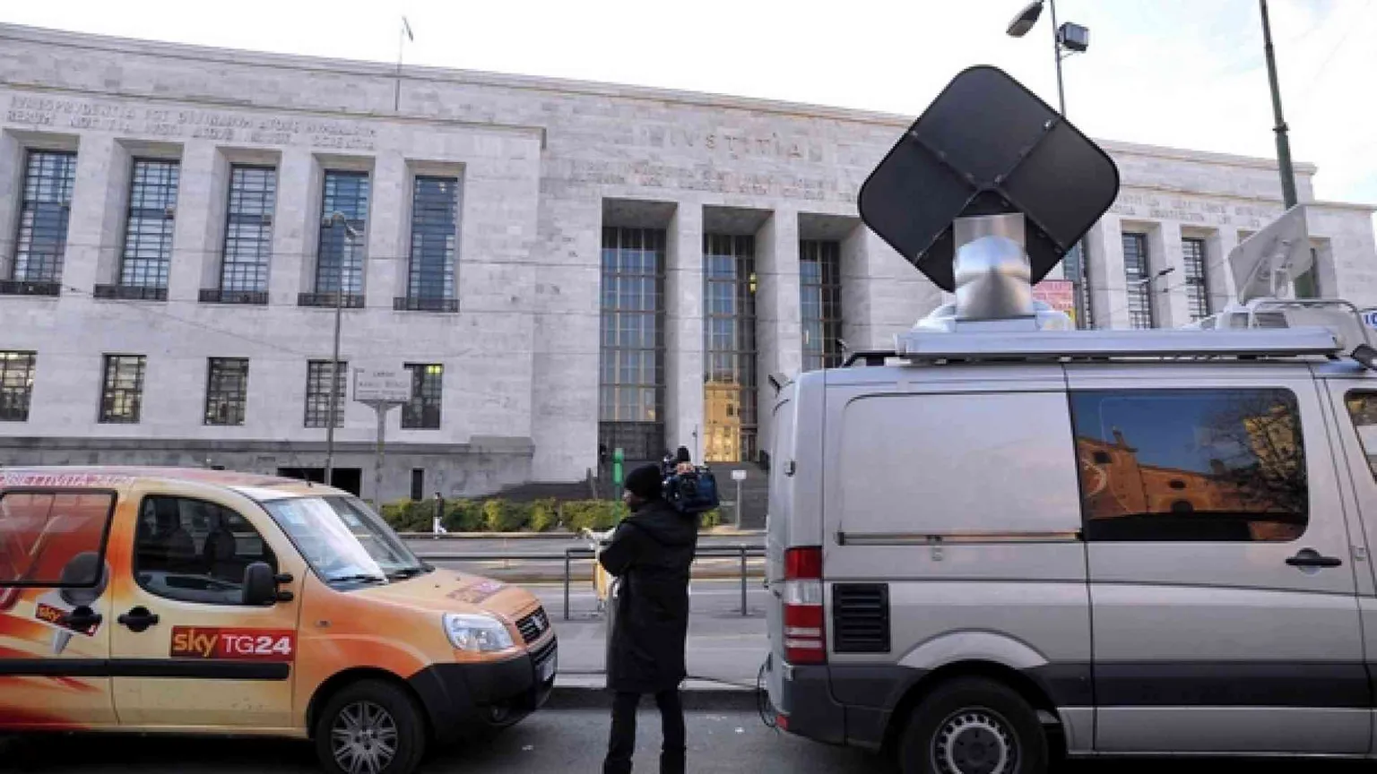 L'alleanza mass media-pm: mela avvelenata dallo scoop
