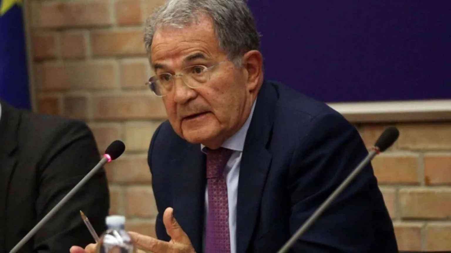 La ricetta di Romano Prodi: «Redistribuire il futuro a chi non ce l'ha»