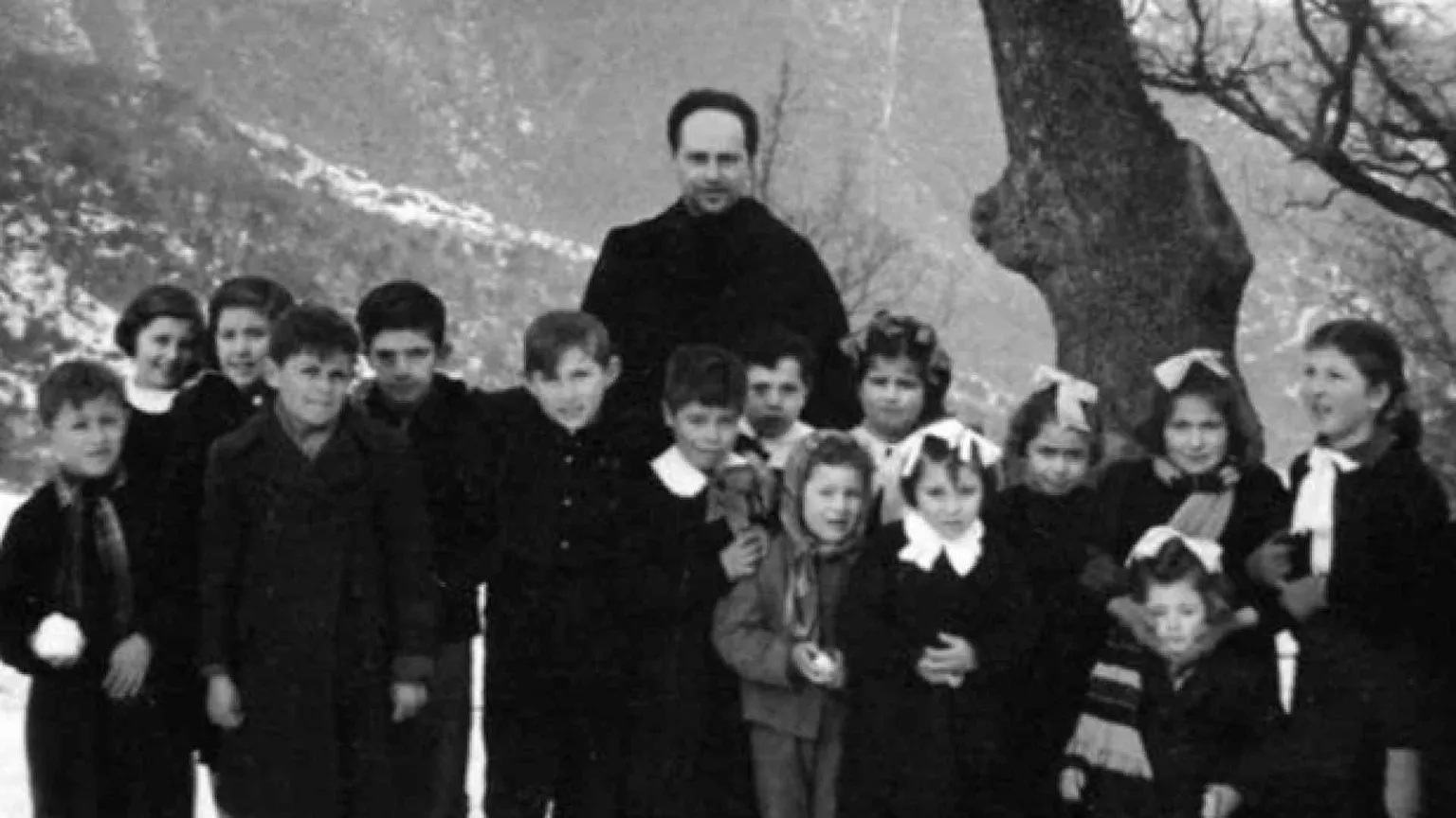 Don Milani, amore ai poveri e l'obbedienza responsabile