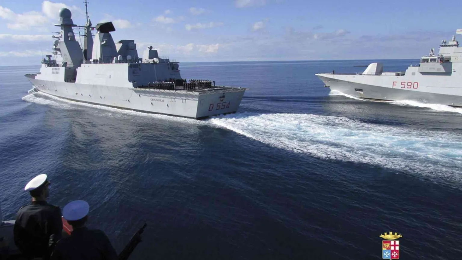 Missione navale in Libia, sì del Parlamento. Ma il generale Haftar minaccia