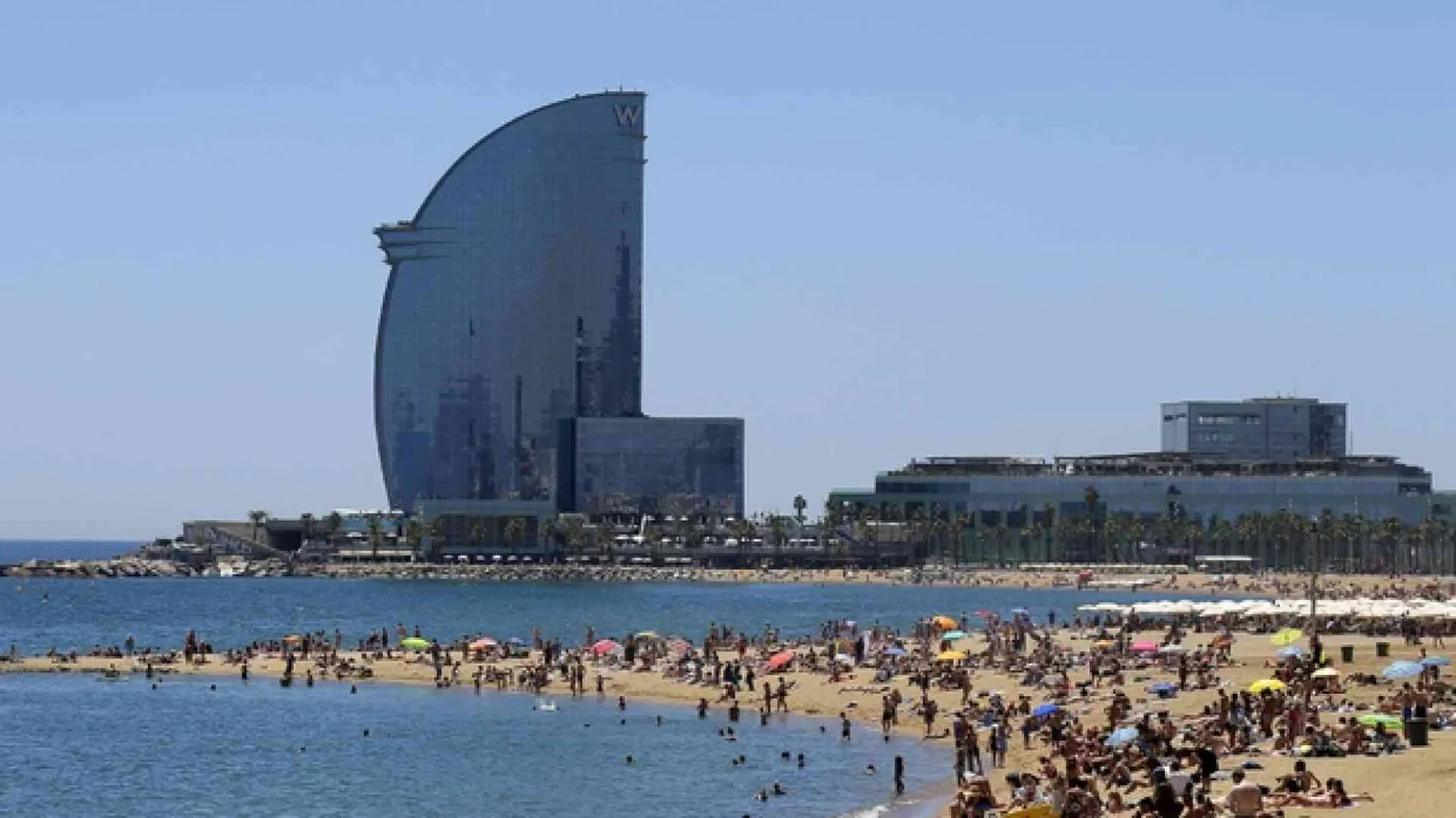 Turismo, se le città si ribellano al «mordi e fuggi»