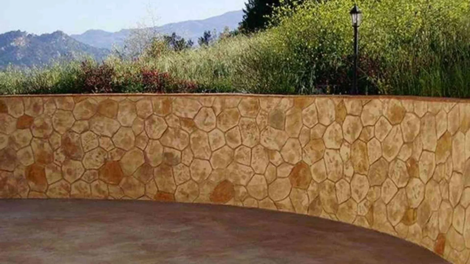 Ricky Rock, pietre colorate che diventano design