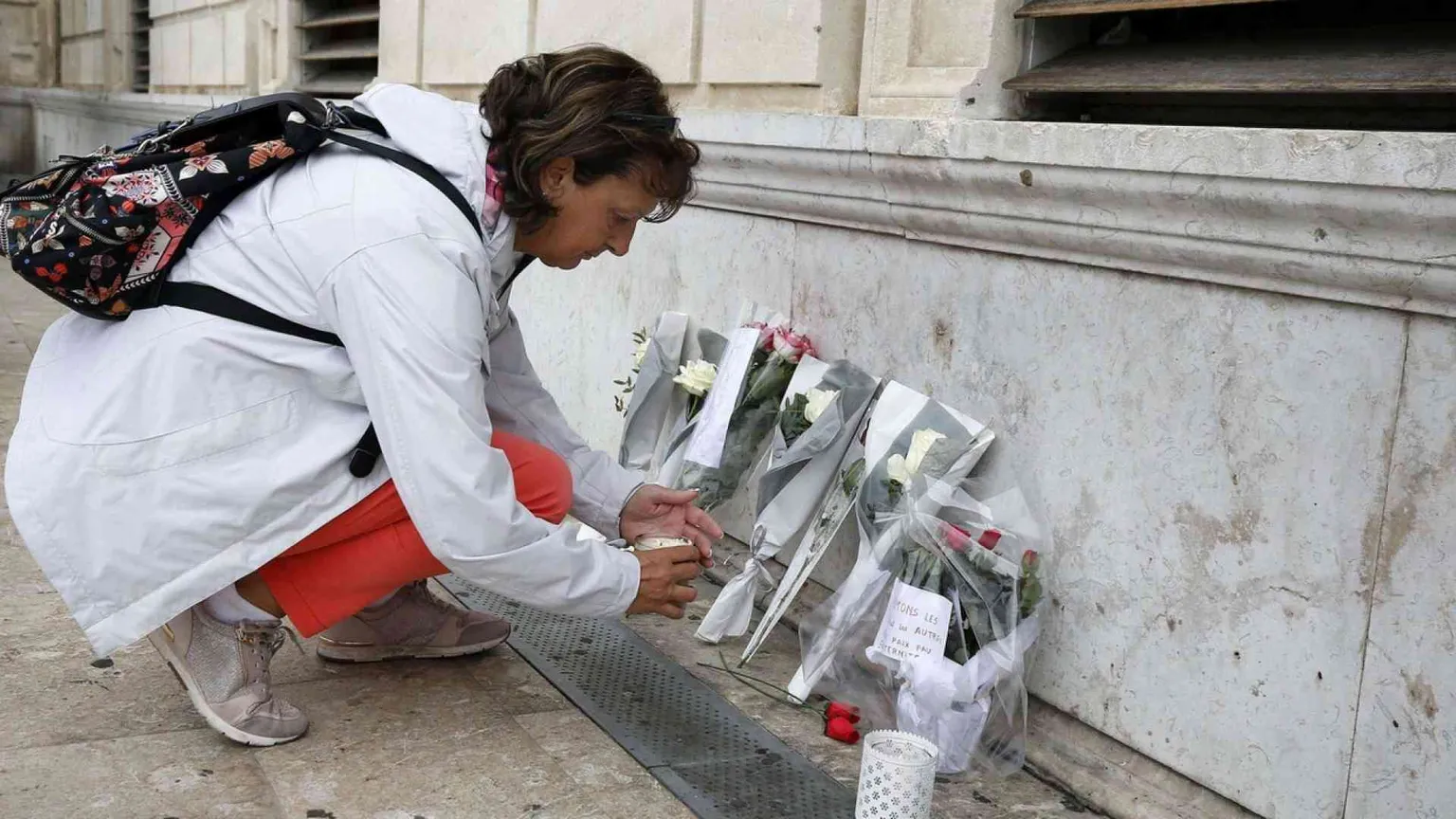 Ai funerali delle cugine uccise un «messaggio di amore e pace»