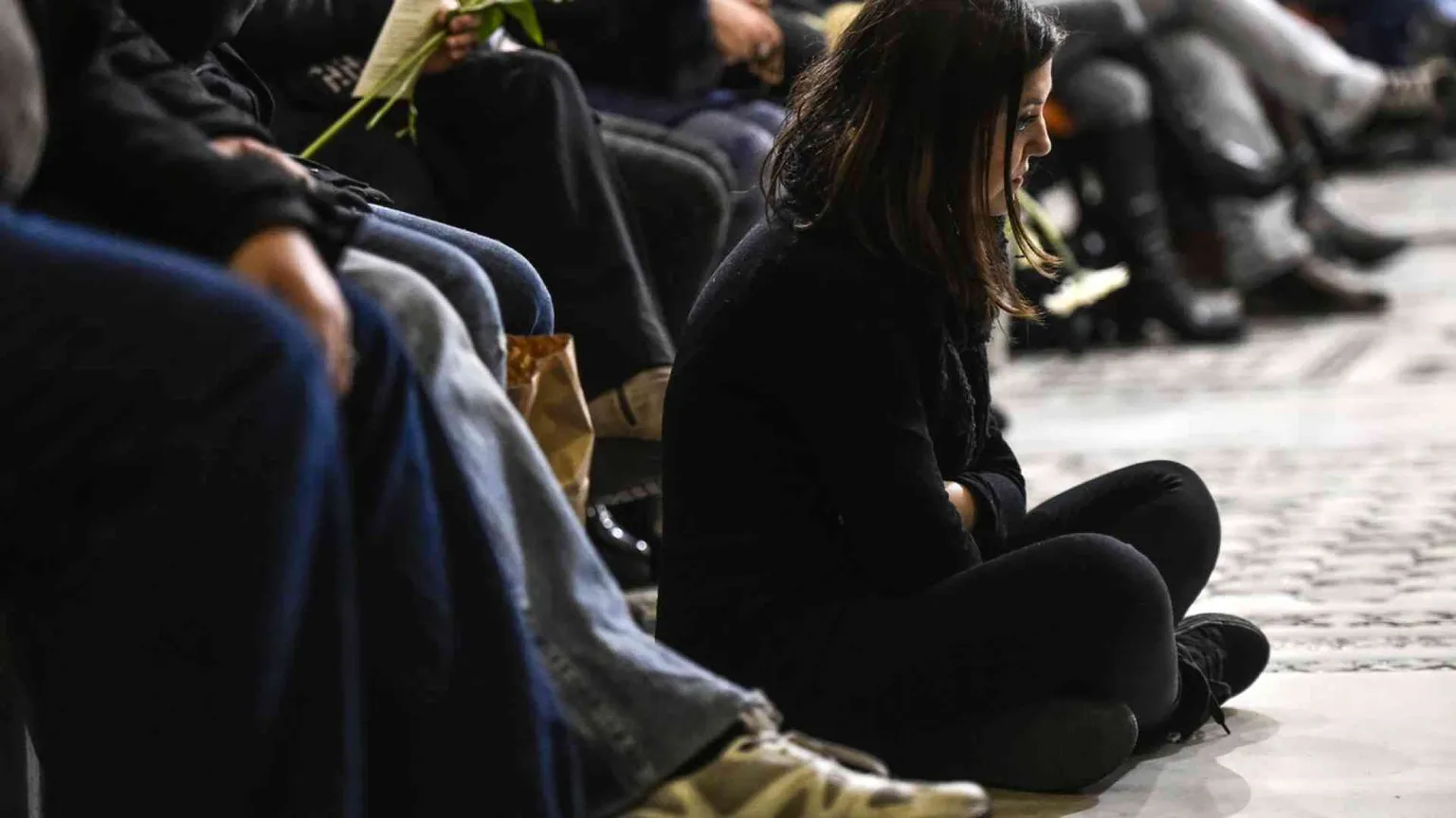 I giovani di notte sui passi dei Santi