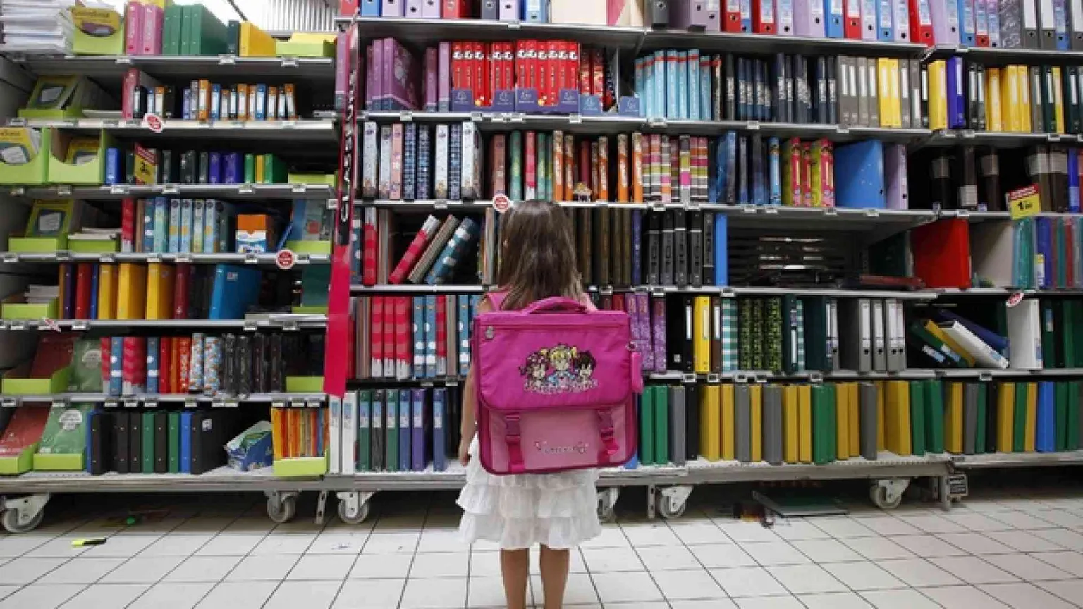 Donne, la discriminazione inizia sui sussidiari