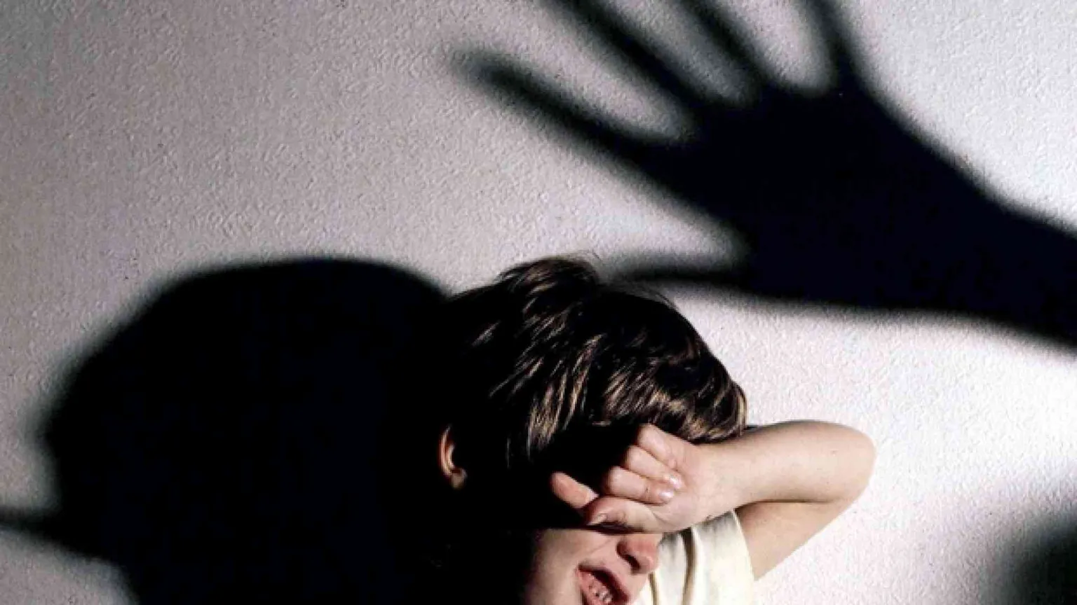 Pedofilia, arrestato parroco già sospeso dall'arcidiocesi