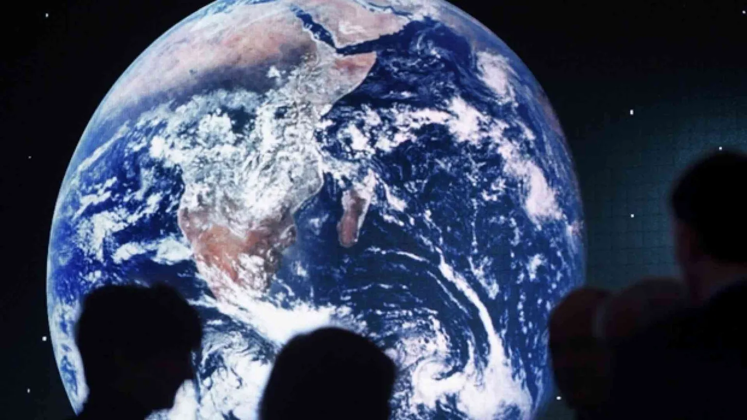 Clima, Parigi rilancia gli obiettivi della Cop 21