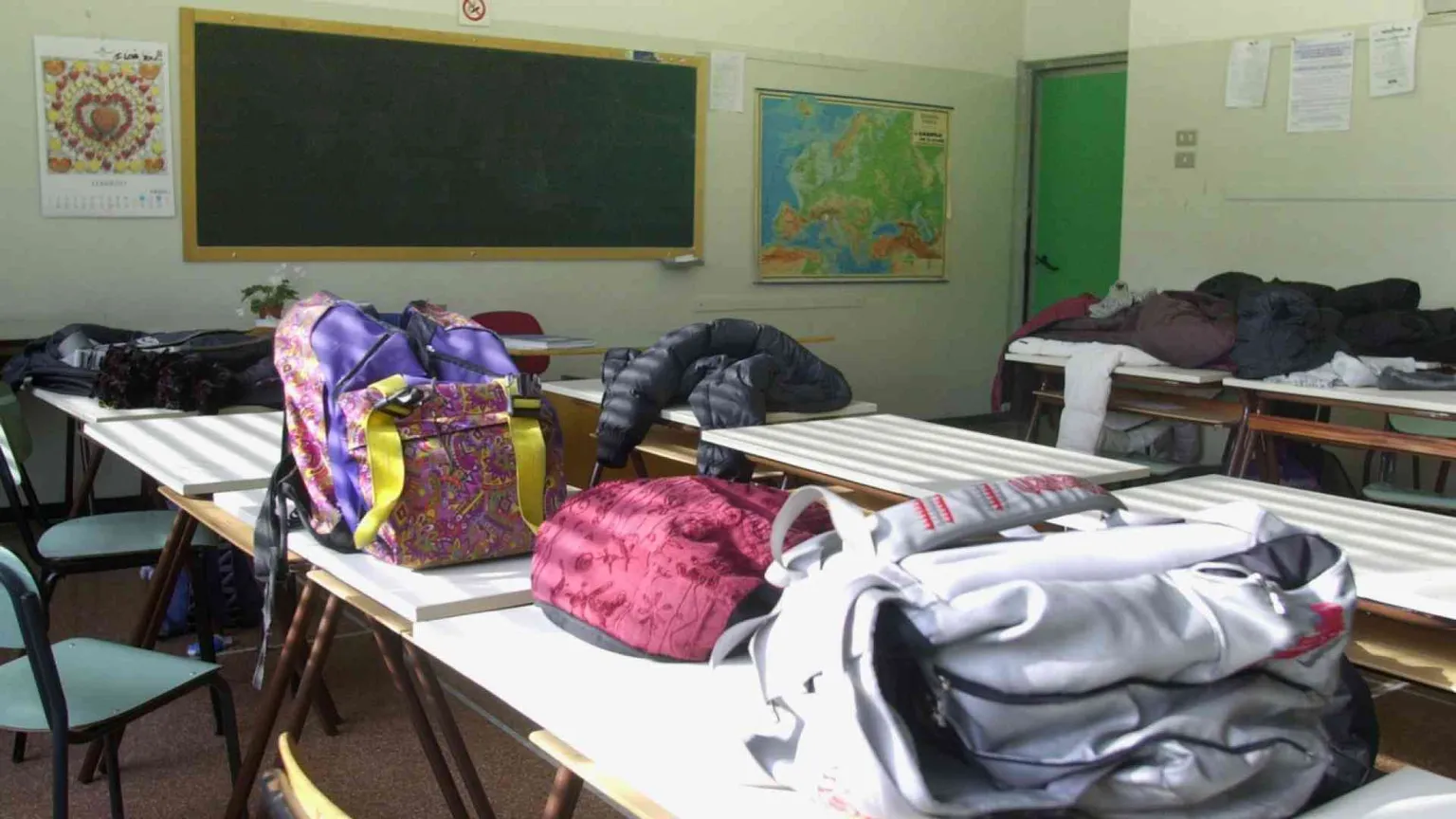 Dispersione in calo, ma resta alta tra immigrati e poveri