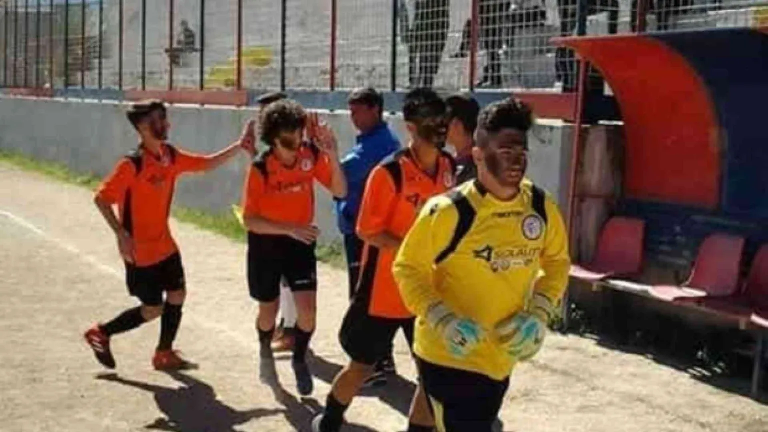 Ritorna il razzismo da stadio e dilaga nei tornei giovanili. Restando impunito