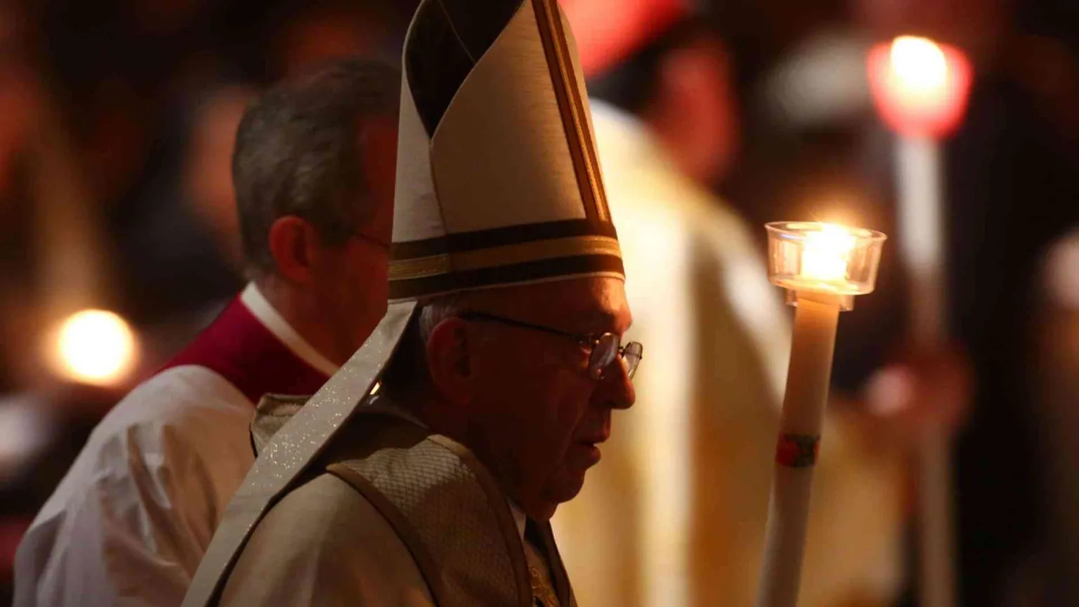 Papa Francesco: voi consacrati siete l'alba perenne della Chiesa