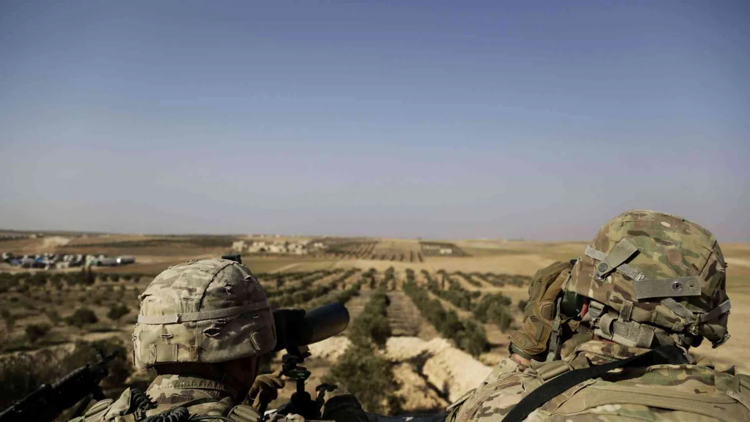Raid dei jet Usa sulle truppe siriane: 100 vittime. Assad: crimine di guerra