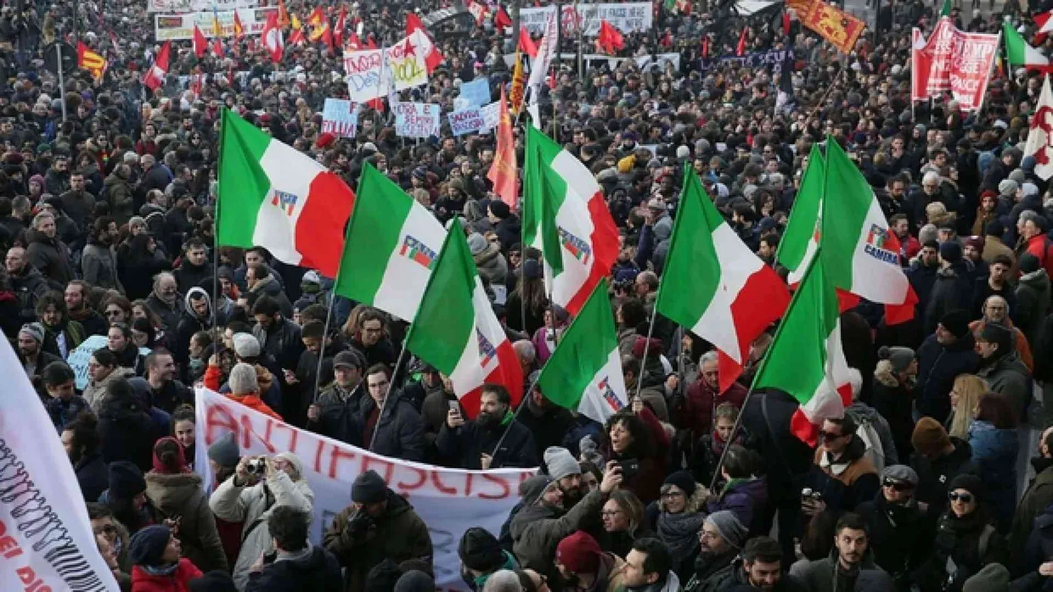 In 30mila in marcia per dire no al razzismo