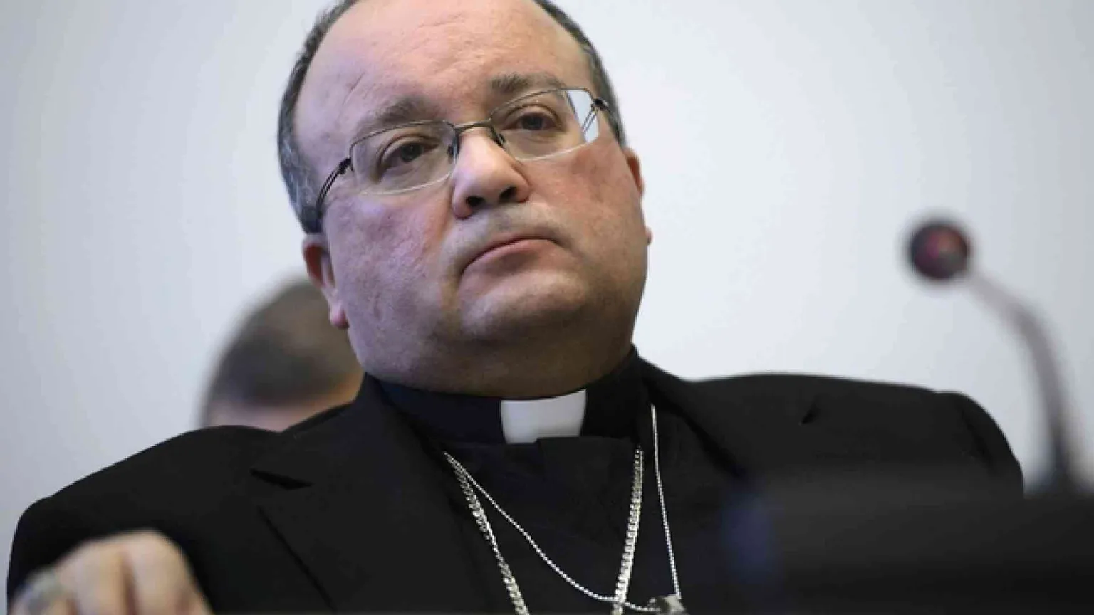 Scicluna in ospedale per malore. La missione per il «caso Barros» continua