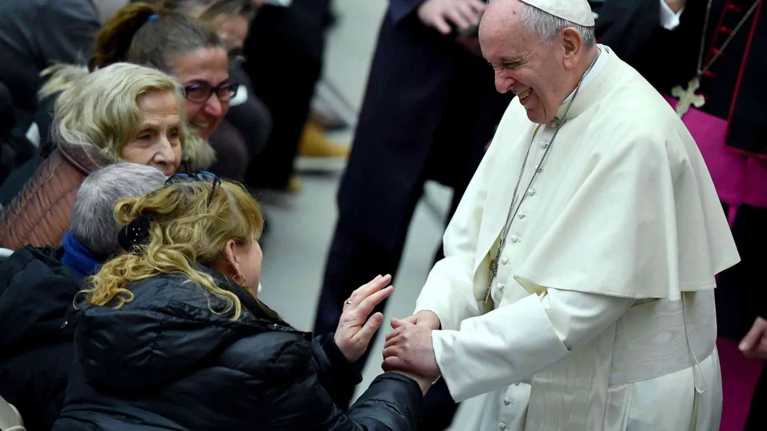 Papa Francesco: «Quell'infermiera italiana che mi ha salvato la vita»