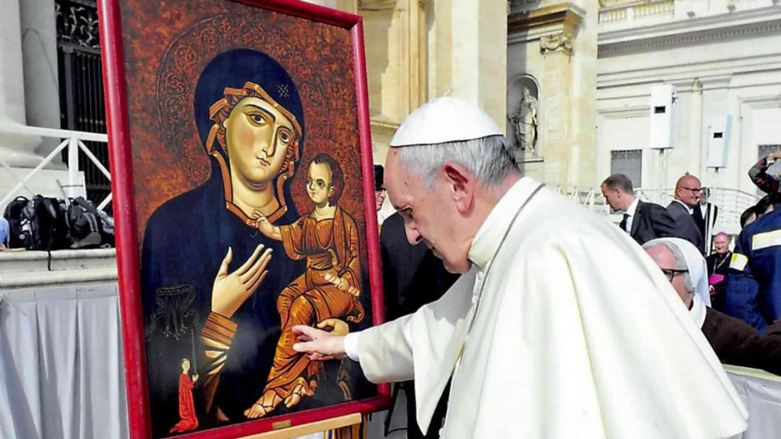 Il Papa istituisce la festa di Maria Madre della Chiesa