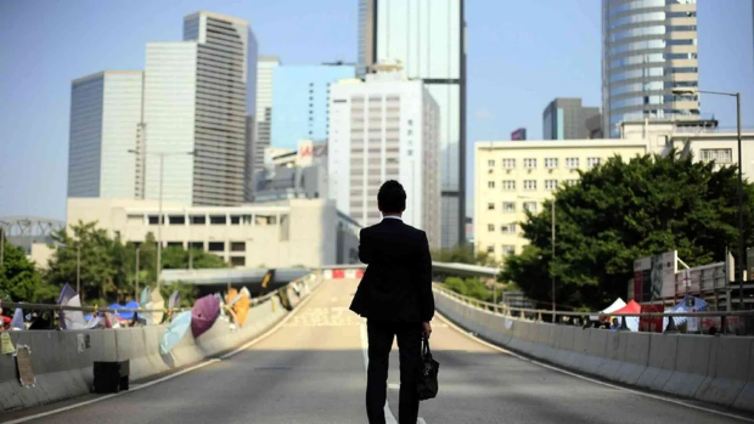 Come battere la solitudine in un mondo di persone sole