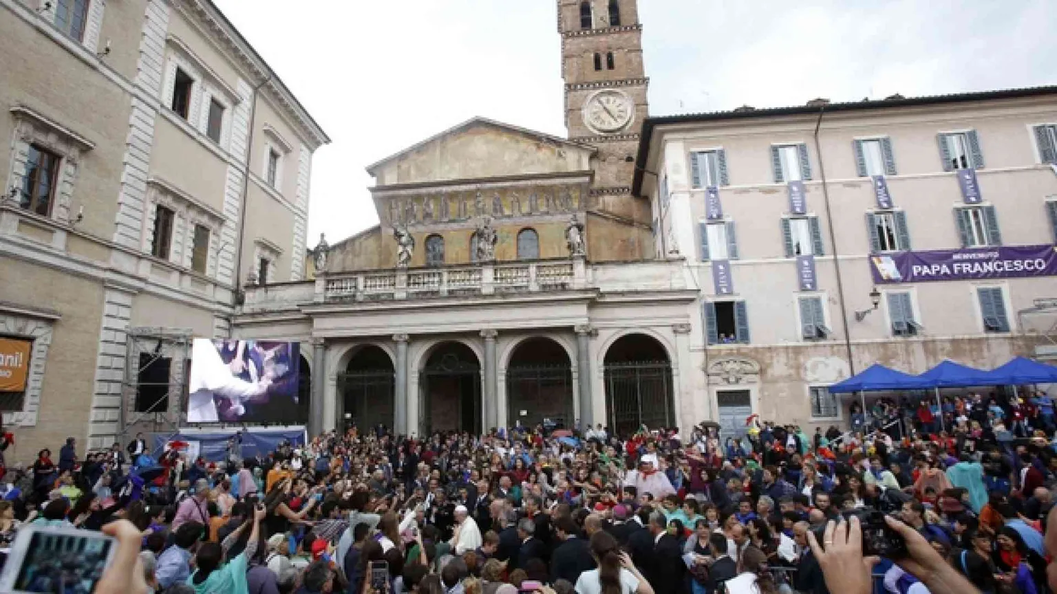 Francesco incontra Sant’Egidio: preghiera, poveri, pace