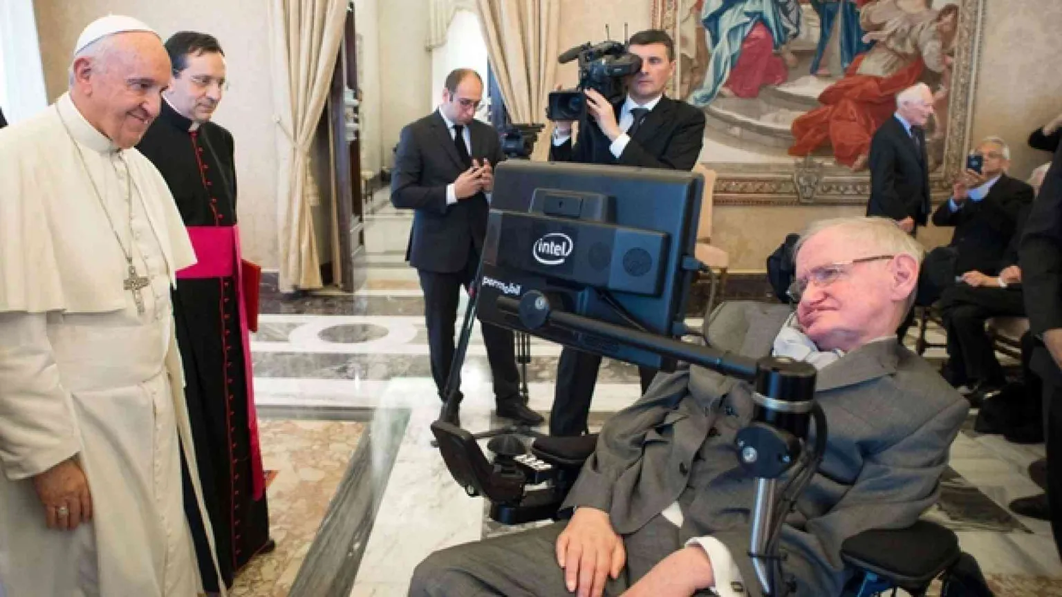È morto Hawking, l'astrofisico che studiò le origini dell'universo