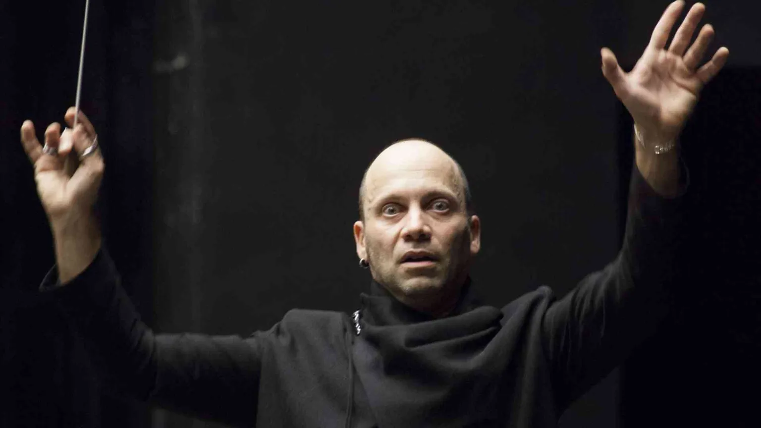 Stefano Montanari: «Sono dark ma suono la classica a colori»