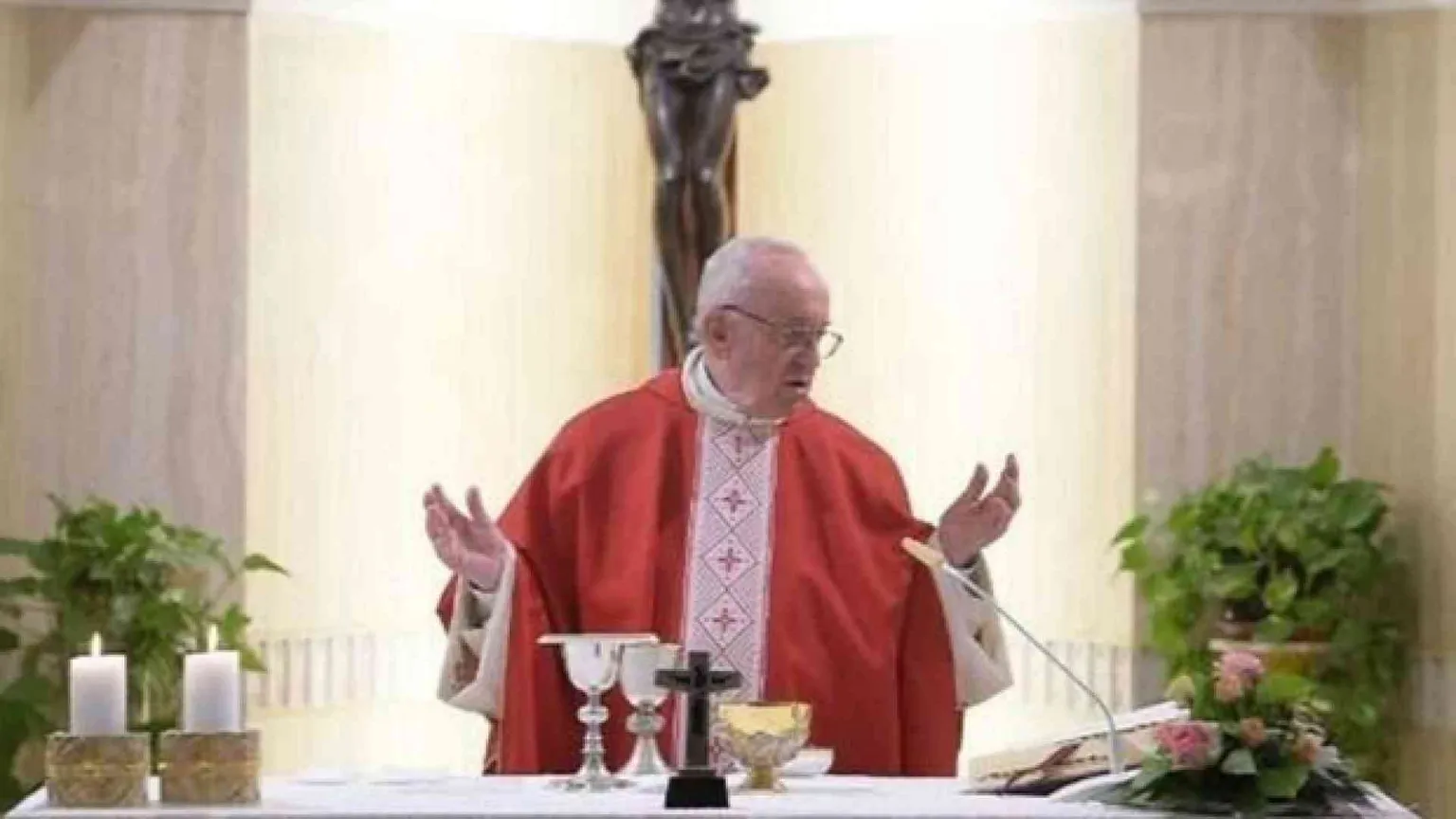 Papa: la fede si trasmette con l’amore e la testimonianza