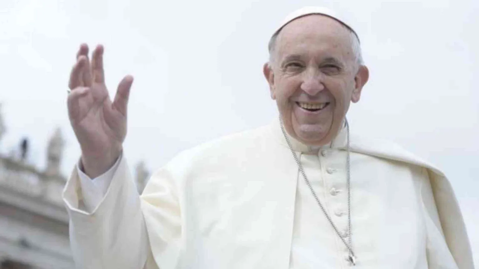 Papa: lo Spirito Santo dà forza per essere sale e luce