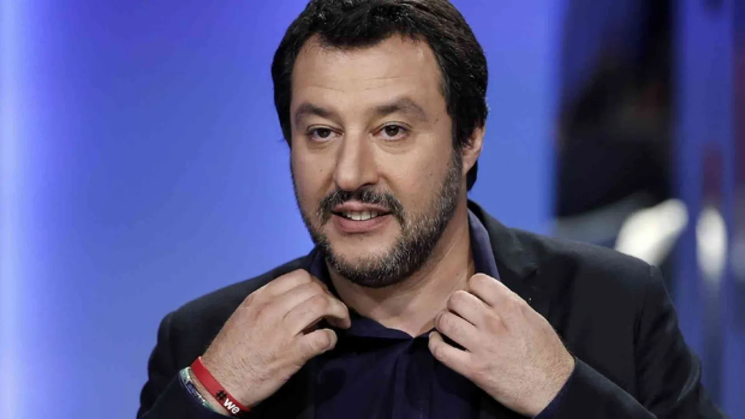 Salvini: sul censimento dei rom non mollo. E posta foto di casa abbattuta
