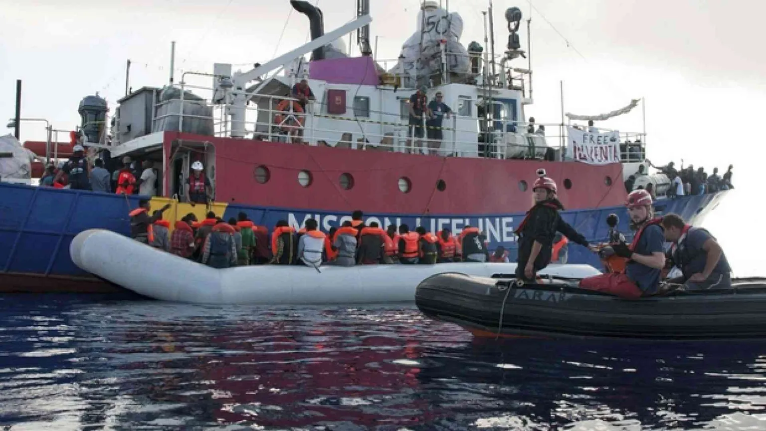 Nave Lifeline, il no di Malta all'Italia: «Non è nostra competenza»