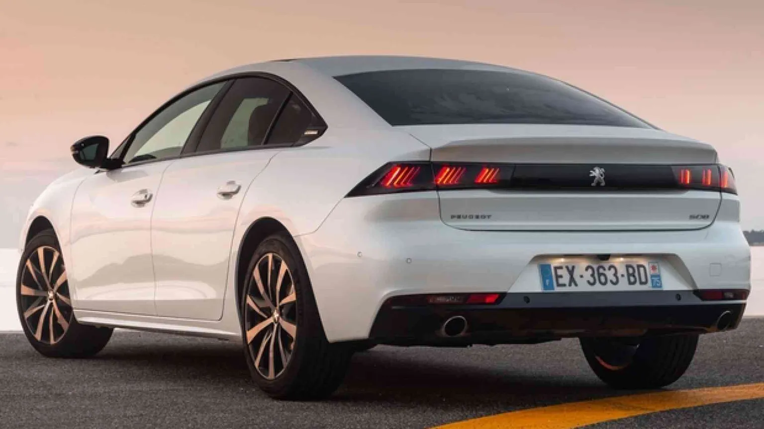 Peugeot 508, la berlina che ribalta la berlina