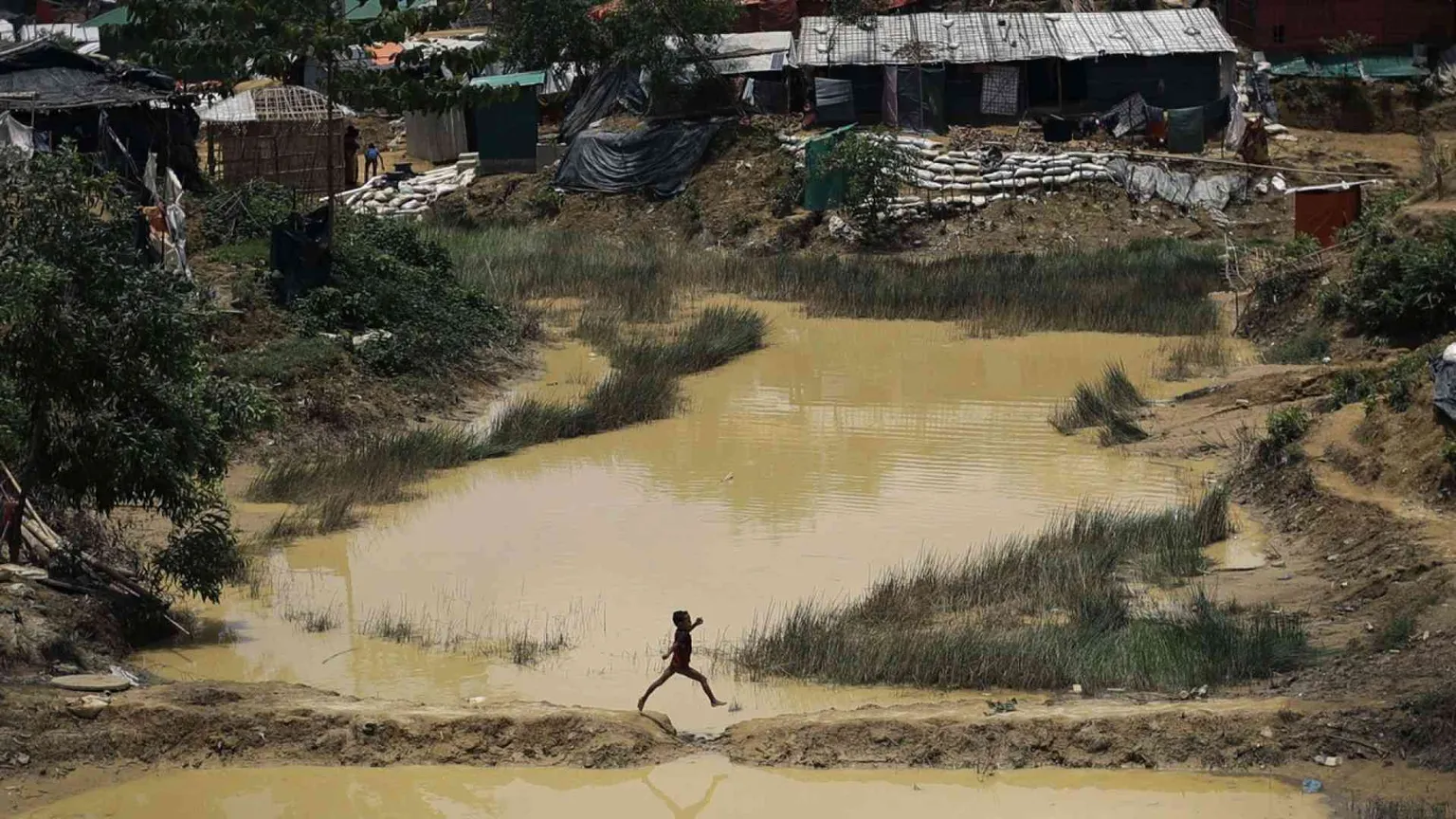 Finisce nel fango la speranza dei Rohingya