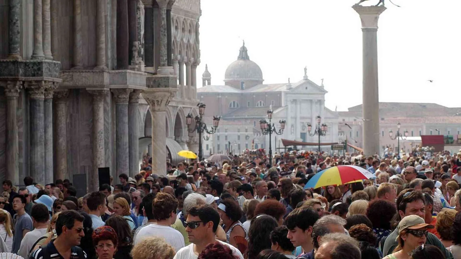 Venezia chiede più rispetto ma sarà sempre città aperta
